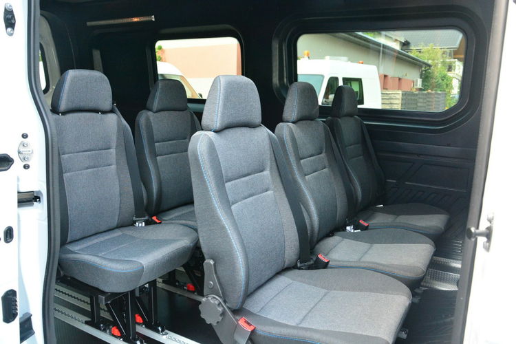 Renault Master max 9 osobowy 2025r nowy 2lata gwarancji 170KM Wersja Luxury zdjęcie 6