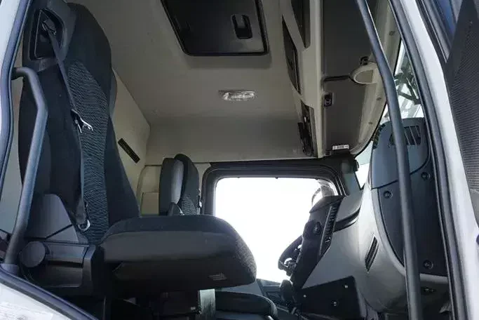 Mercedes ANTOS / 2545 / ACC / E 6 / BDF + WINDA / 7.15 , 7.45, 7.82 M / OŚ SKRĘTNA zdjęcie 8