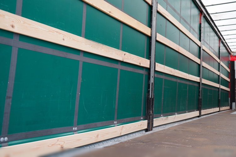 Schmitz -CARGOBULL / FIRANKA / STANDARD / DWIE OSIE PODNOSZONE /  WINDA ZAŁADOWCZA  - 2 000KG  / 2015 zdjęcie 19