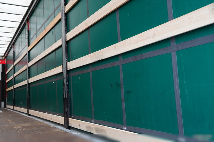 Schmitz -CARGOBULL / FIRANKA / STANDARD / DWIE OSIE PODNOSZONE /  WINDA ZAŁADOWCZA  - 2 000KG  / 2015 zdjęcie 20