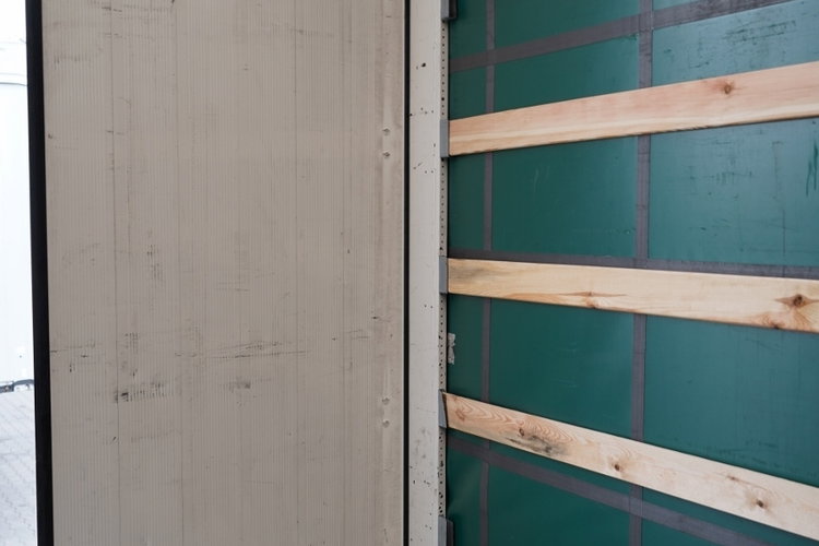 Schmitz -CARGOBULL / FIRANKA / STANDARD / DWIE OSIE PODNOSZONE /  WINDA ZAŁADOWCZA  - 2 000KG  / 2015 zdjęcie 23