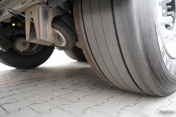 Schmitz -CARGOBULL / FIRANKA / STANDARD / DWIE OSIE PODNOSZONE /  WINDA ZAŁADOWCZA  - 2 000KG  / 2015 zdjęcie 25