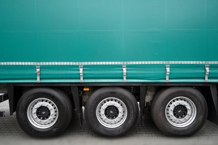 Schmitz -CARGOBULL / FIRANKA / STANDARD / DWIE OSIE PODNOSZONE /  WINDA ZAŁADOWCZA  - 2 000KG  / 2015 zdjęcie 28