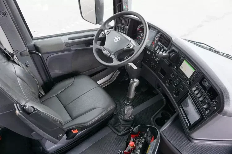 Scania G 400 / E 5 / 8 X 4 / 4 x 4 / WYWROTKA + HDS / TRIDEM / PALFINGER PK 26002 / MANUAL zdjęcie 13