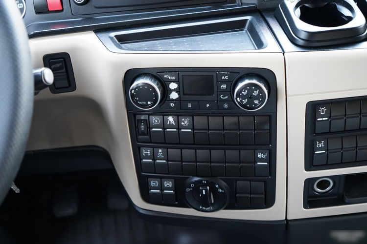 MAN TGX 18.500 / MEGA /  XLX / RETARDER / NAVI / LOW DECK /  PO KONTRAKCIE SERWISOWYM / SPROWADZONY  zdjęcie 30