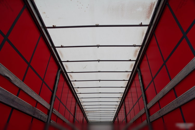 Schmitz / FIRANKA / STANDARD / OŚ PODNOSZONA / DACH PODNOSZONY  / 2022 R  zdjęcie 18