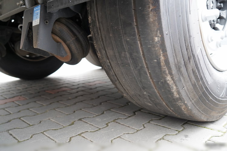 Schmitz / FIRANKA / STANDARD / OŚ PODNOSZONA / DACH PODNOSZONY  / 2022 R  zdjęcie 22