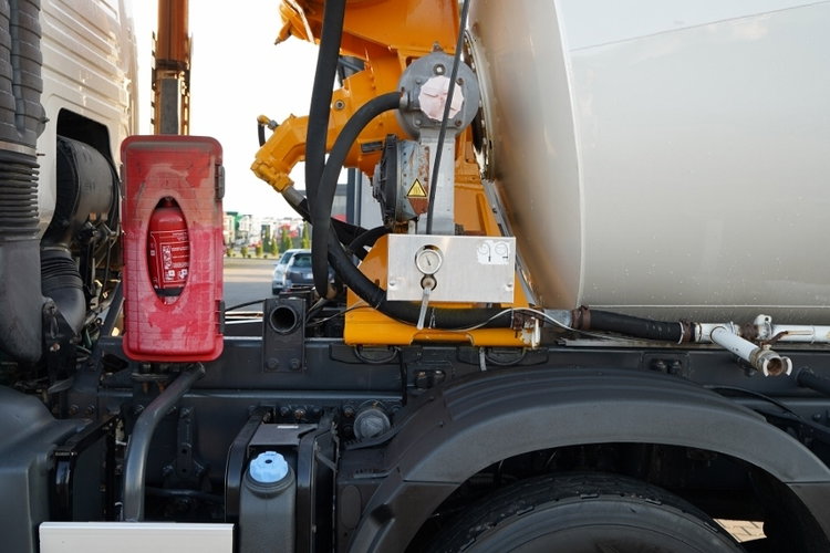 Volvo FMX 410 / 8x4 / GRUSZKA 9m3 / BETONOMIESZARKA / LIEBHERR / SPROWADZONA  zdjęcie 25