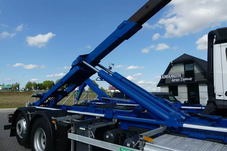 Mercedes ANTOS 2540 / 6x2 / HAKOWIEC 20t / EURO 6 / NISKI PRZEBIEG / zdjęcie 9