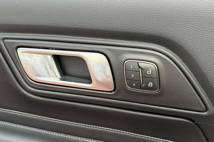 Ford Mustang Cabrio, Wypas, Automat zdjęcie 16