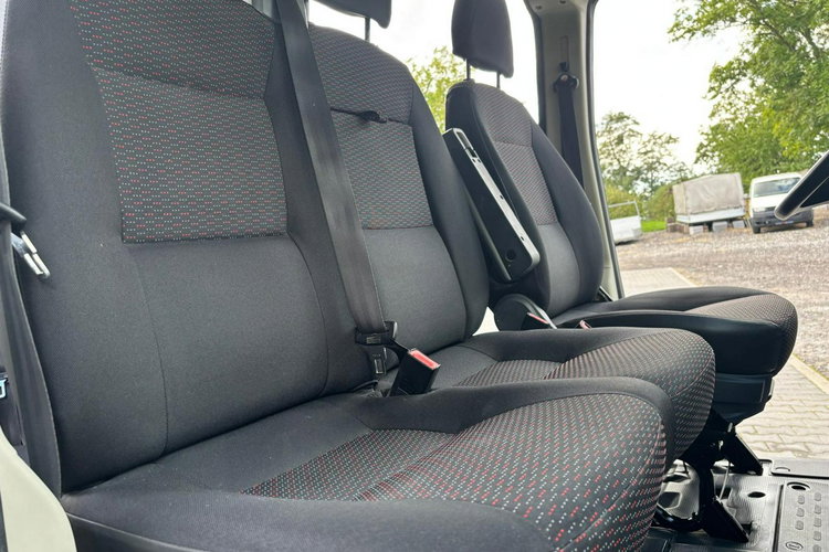 Citroen Jumper 2.2 150KM 2014 L2H2 Brygadówka 7 osobowy Tempomat zdjęcie 15