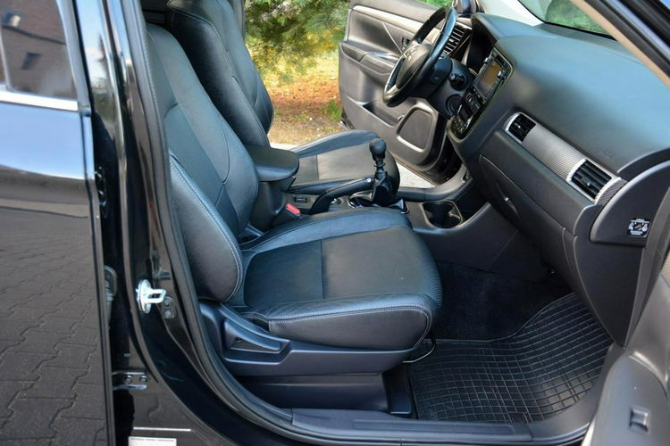 Mitsubishi Outlander 2.2Di-D(150KM)4WD 7-Foteli Xenon Skóry Navi Kamera ALU18 zdjęcie 18