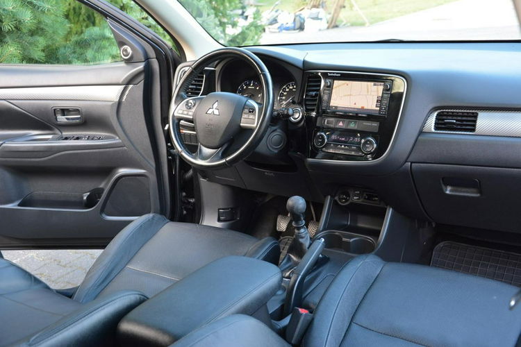 Mitsubishi Outlander 2.2Di-D(150KM)4WD 7-Foteli Xenon Skóry Navi Kamera ALU18 zdjęcie 20