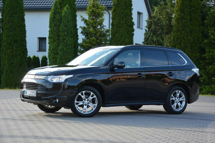 Mitsubishi Outlander 2.2Di-D(150KM)4WD 7-Foteli Xenon Skóry Navi Kamera ALU18 zdjęcie 3