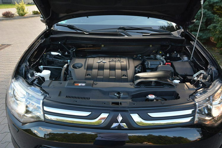 Mitsubishi Outlander 2.2Di-D(150KM)4WD 7-Foteli Xenon Skóry Navi Kamera ALU18 zdjęcie 39