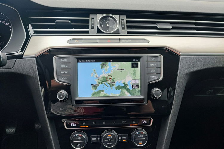 Volkswagen Passat Passat Variant 2.0 TDI Highline BMT + 150KM zdjęcie 12
