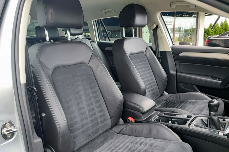 Volkswagen Passat Passat Variant 2.0 TDI Highline BMT + 150KM zdjęcie 18