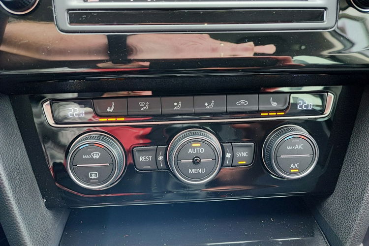 Volkswagen Passat Passat Variant 2.0 TDI Highline BMT + 150KM zdjęcie 9