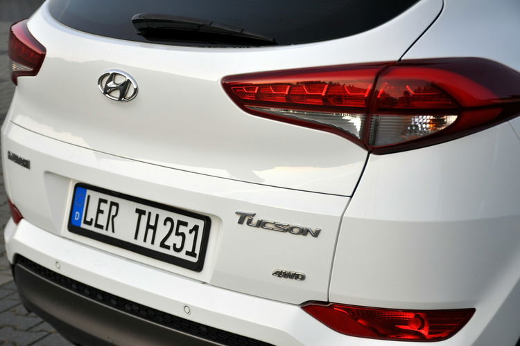 Hyundai Tucson 2.0CRDi(184KM) 4WD Xenon Led Navi Kamera El.Fotele El.Klapa Alu19"ASO zdjęcie 16