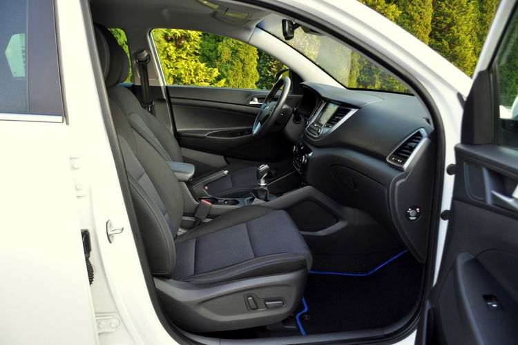 Hyundai Tucson 2.0CRDi(184KM) 4WD Xenon Led Navi Kamera El.Fotele El.Klapa Alu19"ASO zdjęcie 17