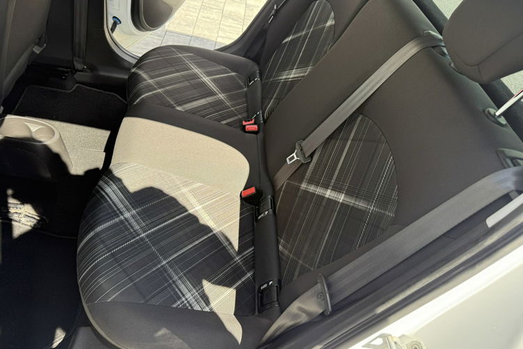 Corsa Opel Corsa 1.4 Niski oryginalny przebieg :) zdjęcie 19