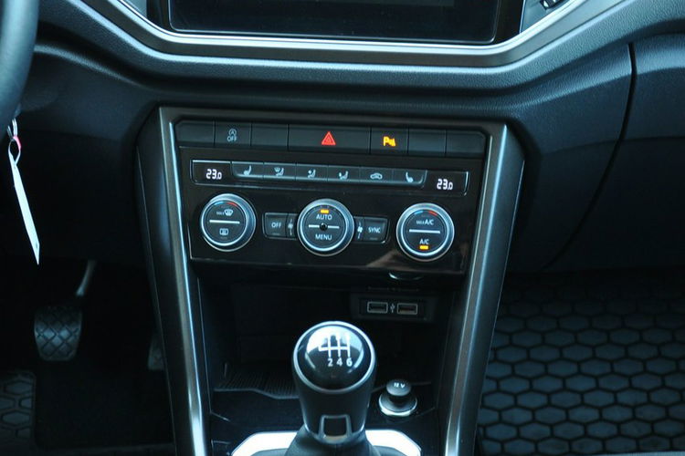 Volkswagen T-Roc 1.5TSI 150KM Advance Polski Salon Serwis ASO FV marża zdjęcie 21