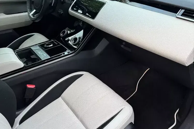 Land Rover Range Rover Velar zdjęcie 21