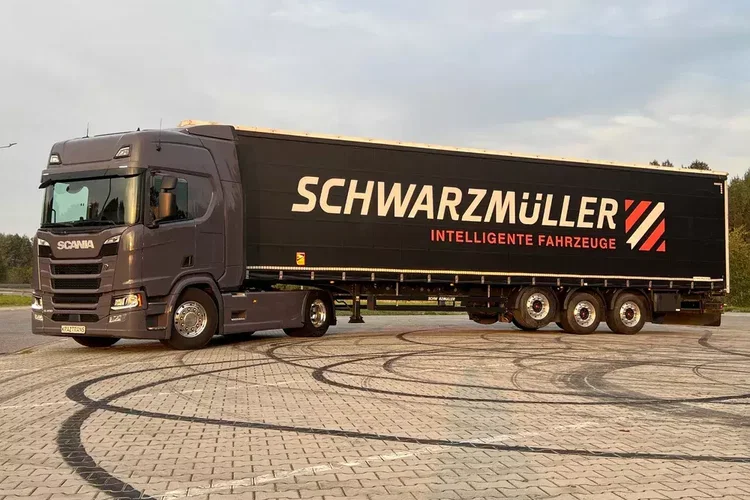 Standard Alcoa felgi 2019/20 lekka waga: 5320kg S1 J Schwarzmuller zdjęcie 2