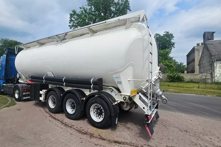 Spitzer SK27 zdjęcie 2