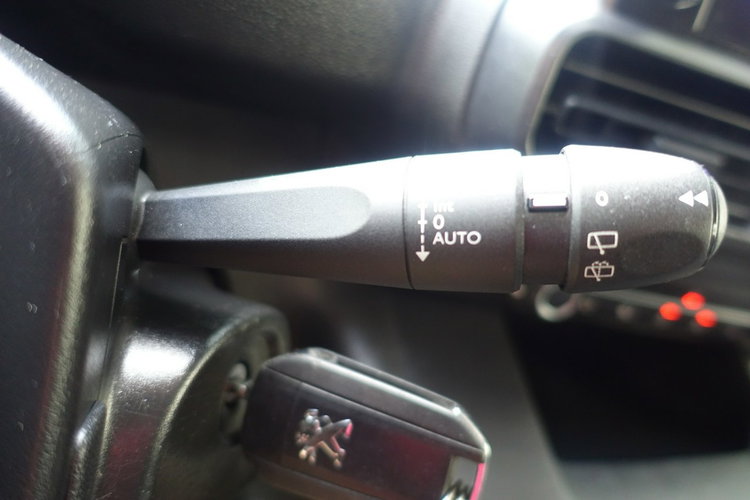 Peugeot Partner R E Z E R W A C J A zdjęcie 25