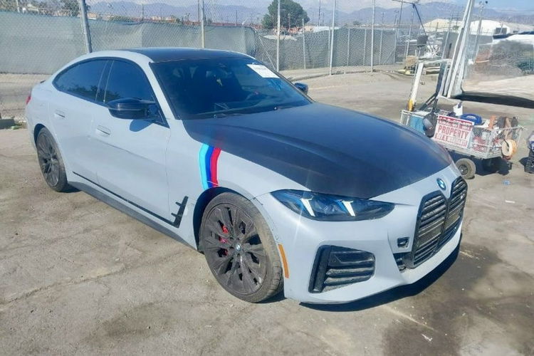 BMW M4 M440I Grań Coupé Xdrive zdjęcie 2