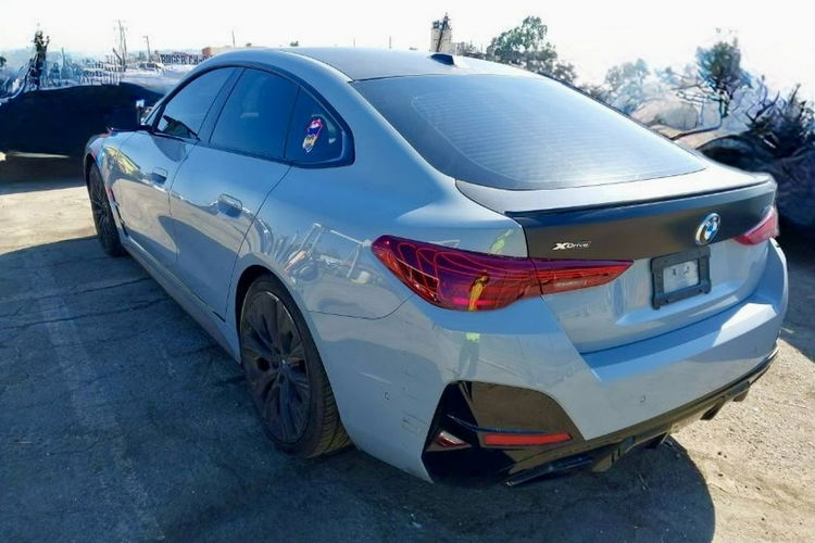 BMW M4 M440I Grań Coupé Xdrive zdjęcie 3