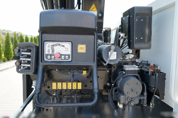 Mercedes ACTROS 2636 / 6x4 / SKRZYNIOWY 7 M + HDS HIAB 211-  WYSÓW 12.6 M / MOCNA PODŁOGA / STEROWANIE RADIOWE / ROTATOR / SPROWADZONY zdjęcie 26