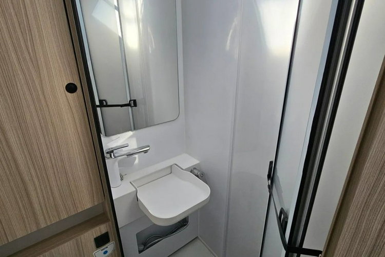 inny Adria Sunliving S 72 DC zdjęcie 15