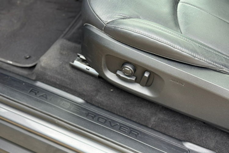 Land Rover Range Rover Evoque Coupe 2.0 ED4 SE Dynamic Busines Edition zdjęcie 19