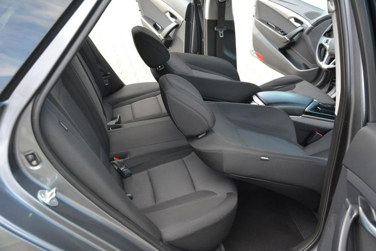 Hyundai i40 bi-Xenon Ledy Navi Kamera Klimatronic 2xParktr Keyless go ASO zdjęcie 17