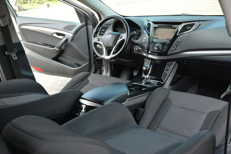 Hyundai i40 bi-Xenon Ledy Navi Kamera Klimatronic 2xParktr Keyless go ASO zdjęcie 19