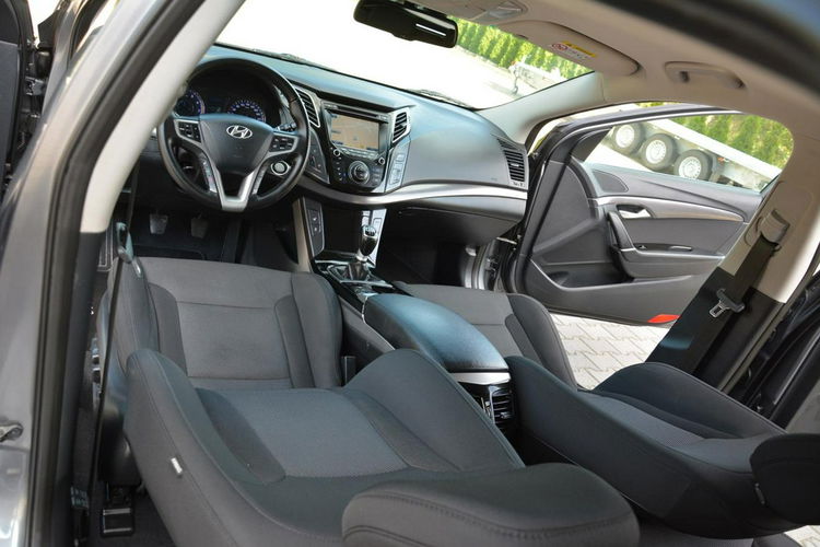 Hyundai i40 bi-Xenon Ledy Navi Kamera Klimatronic 2xParktr Keyless go ASO zdjęcie 24