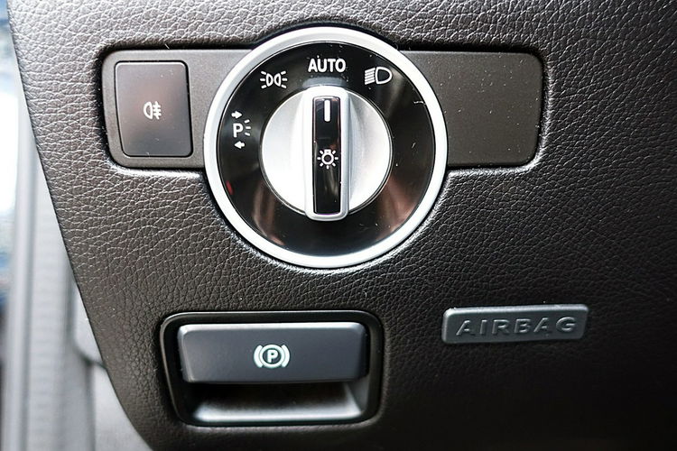 Mercedes SLK 55 AMG 55 AMG V8 422KM 1Właściciel BEZWYPADKOWY Skóra BI-Xenon zdjęcie 20