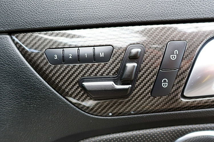 Mercedes SLK 55 AMG 55 AMG V8 422KM 1Właściciel BEZWYPADKOWY Skóra BI-Xenon zdjęcie 23