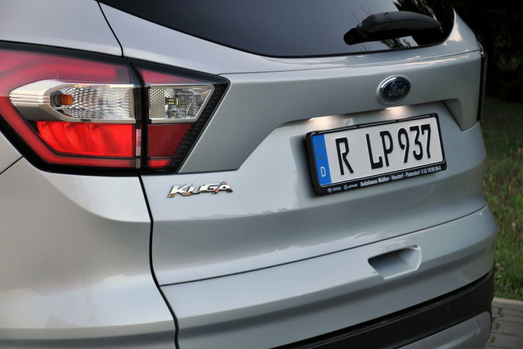Ford Kuga 2.0TDCi(150KM) AWD Lift Led Skóry Navi Grzana Kierownica Alu17"ASO zdjęcie 16