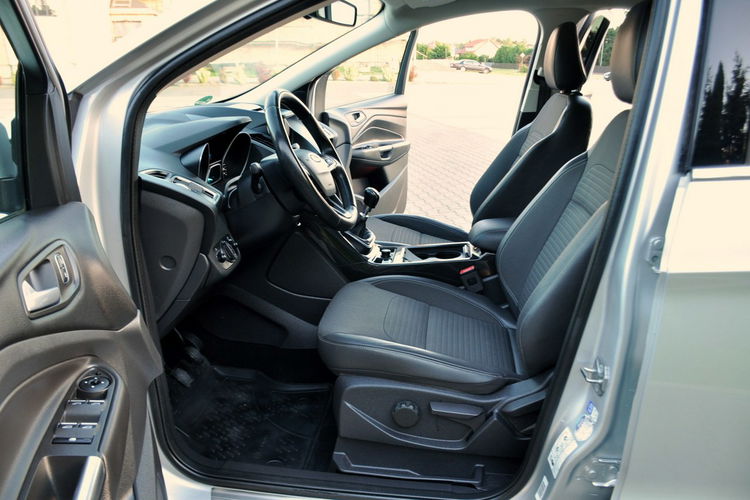 Ford Kuga 2.0TDCi(150KM) AWD Lift Led Skóry Navi Grzana Kierownica Alu17"ASO zdjęcie 22