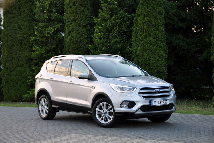 Ford Kuga 2.0TDCi(150KM) AWD Lift Led Skóry Navi Grzana Kierownica Alu17"ASO zdjęcie 3