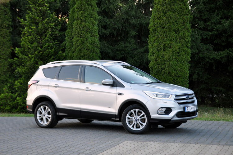 Ford Kuga 2.0TDCi(150KM) AWD Lift Led Skóry Navi Grzana Kierownica Alu17"ASO zdjęcie 4