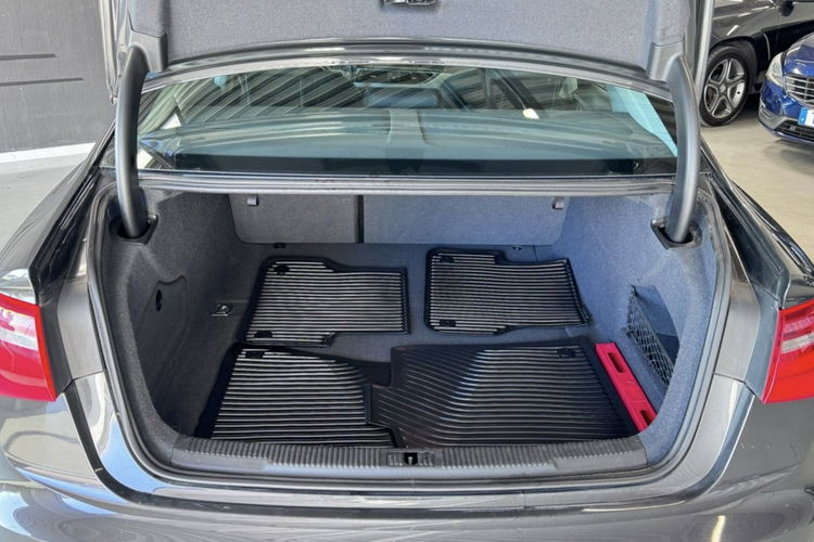 Audi A6 2.0tdi 177KM ledy bi xenon fotele sport mały przebieg 160 tys serwis zdjęcie 7