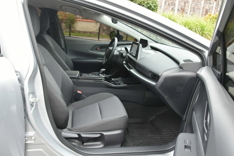 Toyota Prius AWD 2.0Hybrid 223KM 2024r. z napędem 4x4 FullLED Kamera Radar 25tkm zdjęcie 13