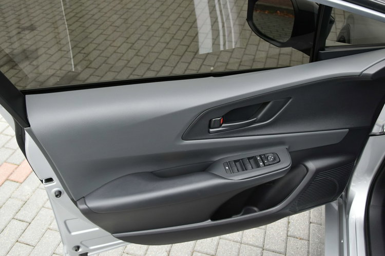 Toyota Prius AWD 2.0Hybrid 223KM 2024r. z napędem 4x4 FullLED Kamera Radar 25tkm zdjęcie 24