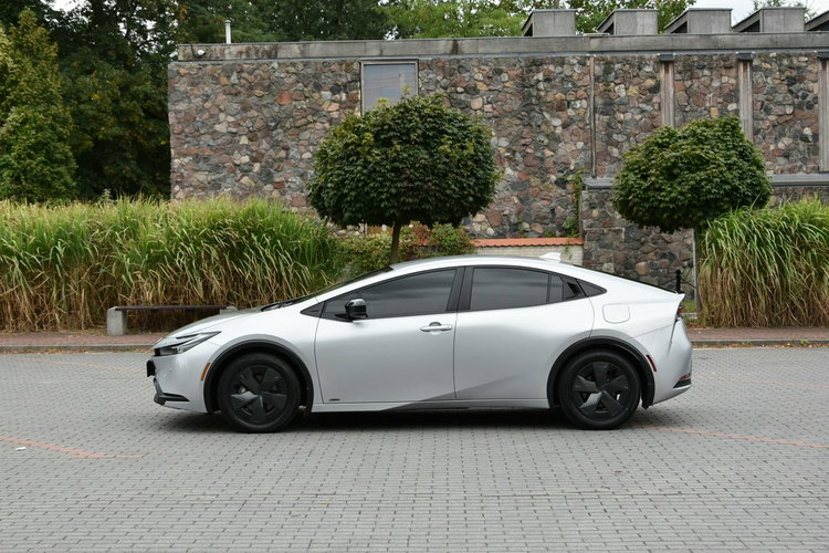 Toyota Prius AWD 2.0Hybrid 223KM 2024r. z napędem 4x4 FullLED Kamera Radar 25tkm zdjęcie 5