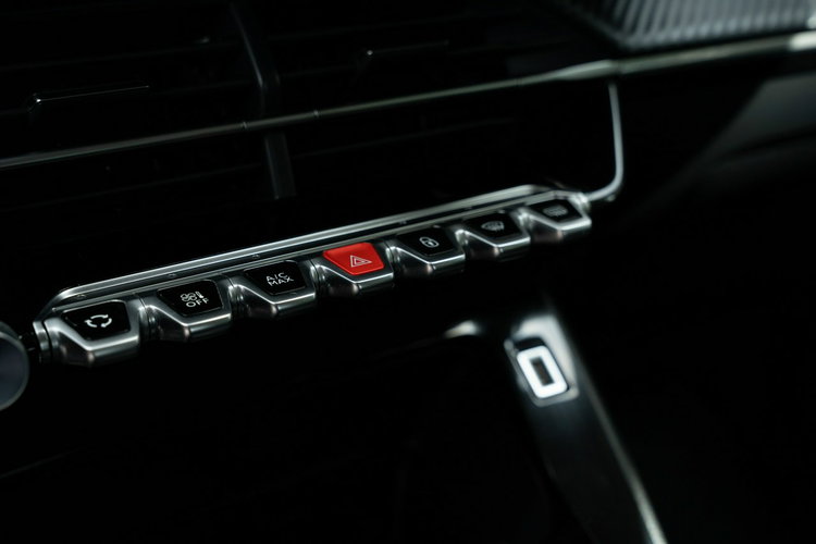 Peugeot 2008 FV 23% Automat Org. Lakier Pełny Serwis FV 1.2 Benz 130KM Gwarancja zdjęcie 13