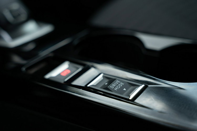 Peugeot 2008 FV 23% Automat Org. Lakier Pełny Serwis FV 1.2 Benz 130KM Gwarancja zdjęcie 17